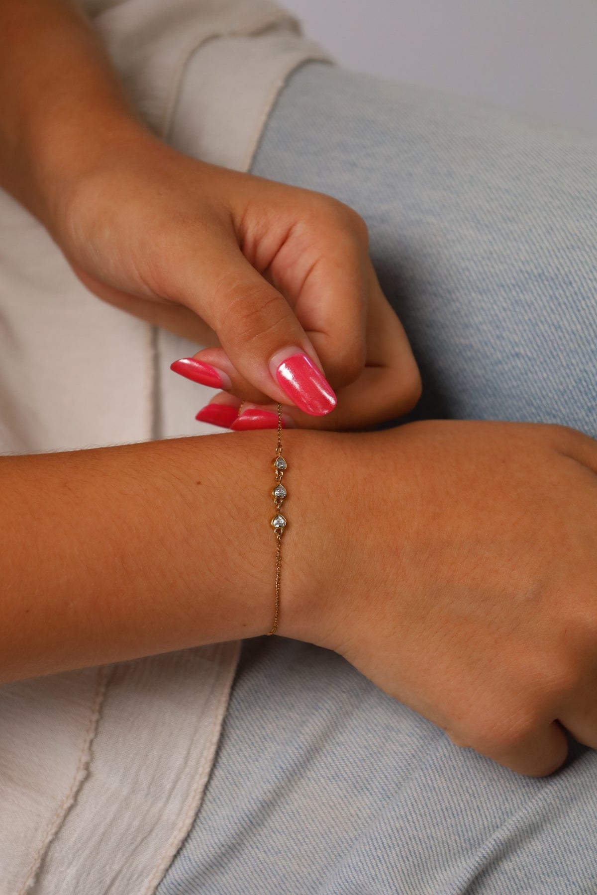 Pulseira Corações Brilhantes Aço Inoxidável Dourada